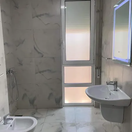 Apartment Gjiri I Lalzit, San Pietro *