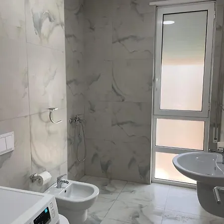Gjiri I Lalzit, San Pietro Apartament Fushe-Drac